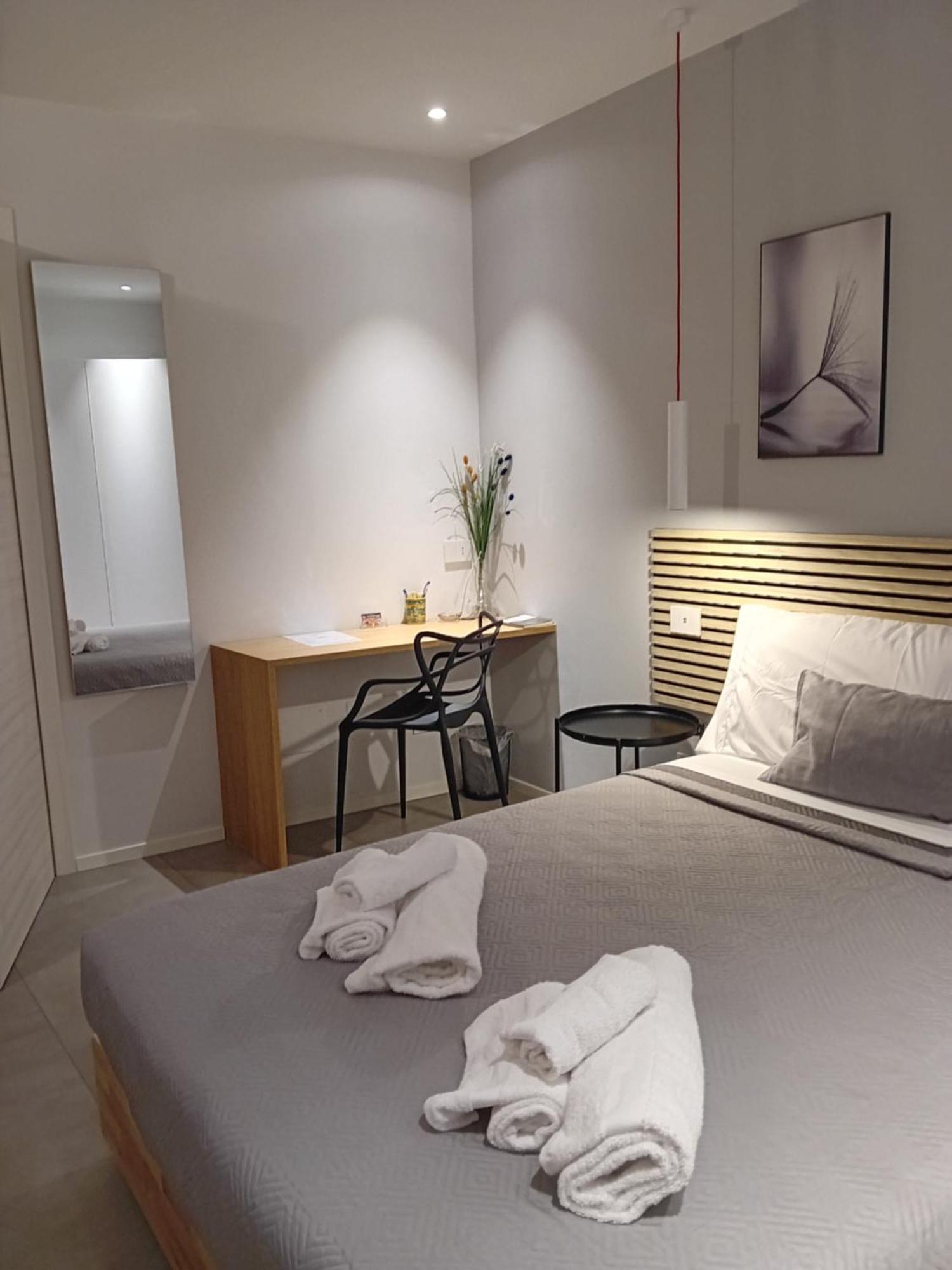 Porta San Paolo House Aparthotel Castelbuono  Exterior photo